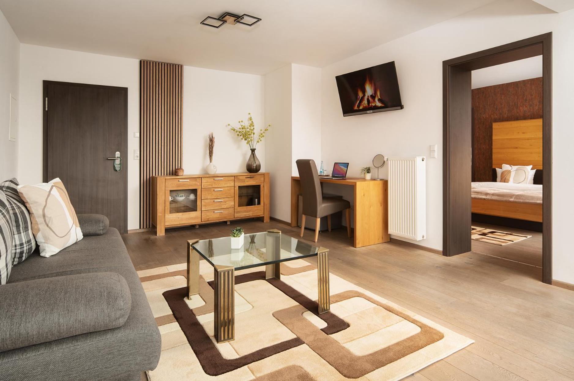 Hotel Vier Jahreszeiten Therme & Kliniken Bad Krozingen Naehe Freiburg & Schwarzwald Ideal Fuer Wellness Kur & Business Ausfluege 24H Check In- Wlan & Parken Gratis Bagian luar foto